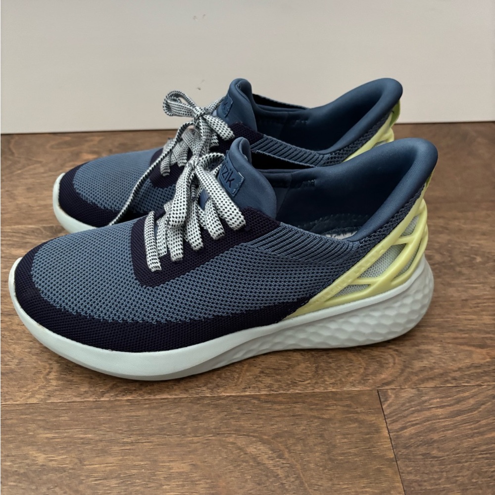 Kizik Athens Sneakers Shoes Women’s 7.5 / Men’s 6